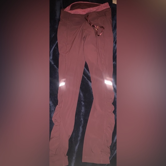 Lululemon bundle lot 4 size 4 pants jacket and hat - Picture 6 of 9